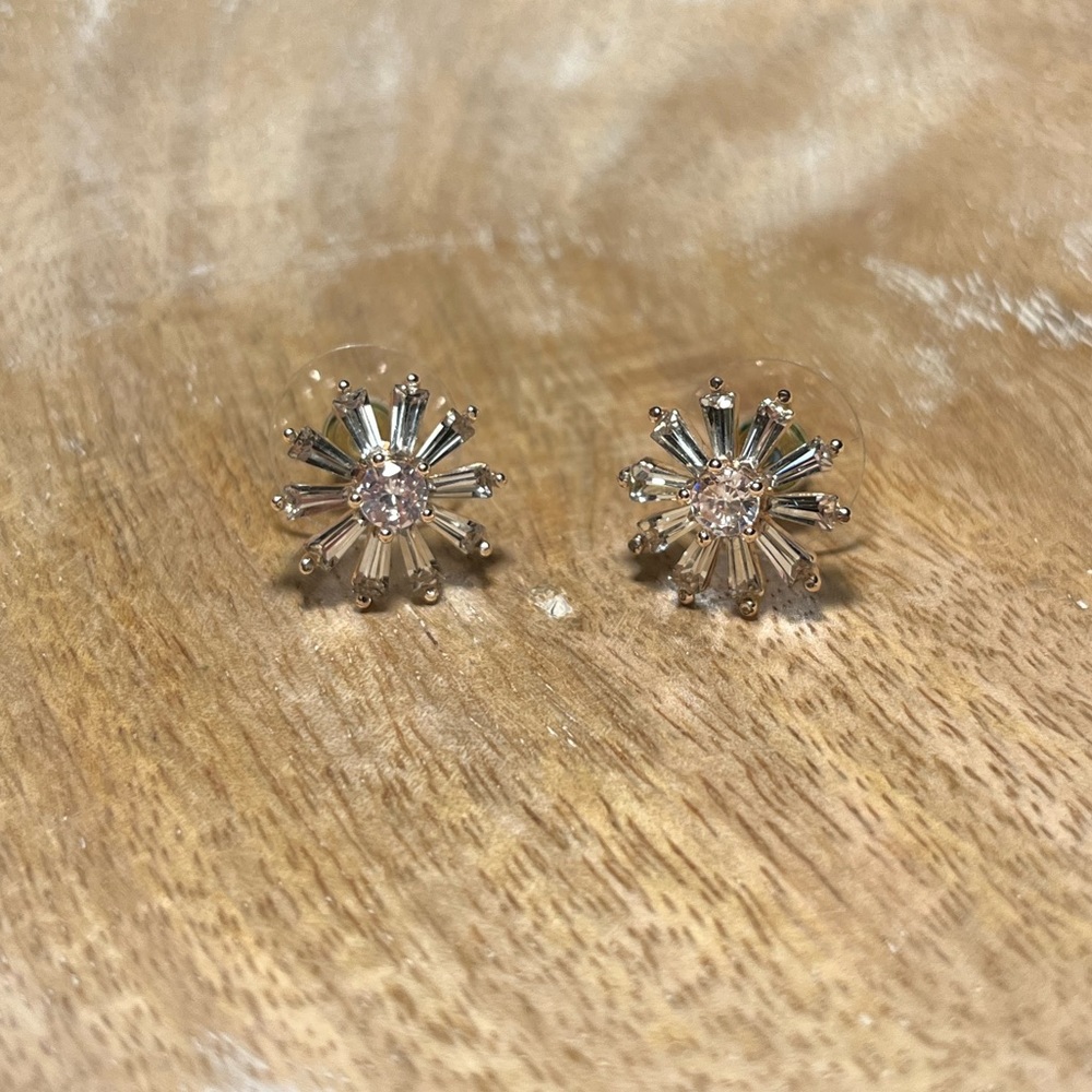 LC Lauren Conrad Daisy Cluster Crystal Rose Gold Stud Earrings